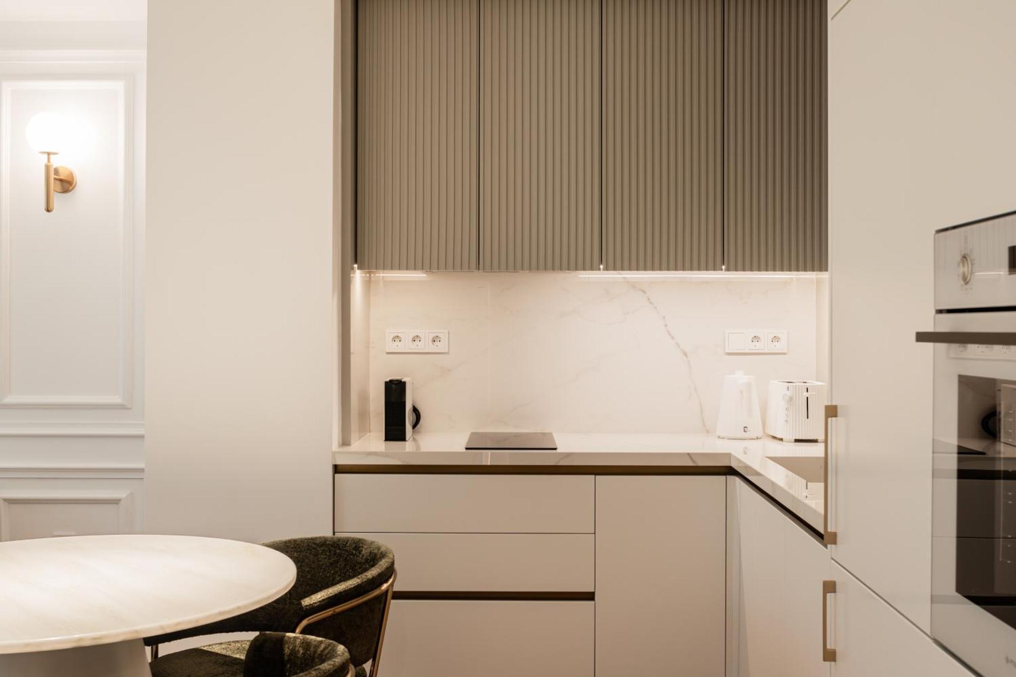Elegant Apartment A Breath Away From The Acropolis Atena Exterior foto